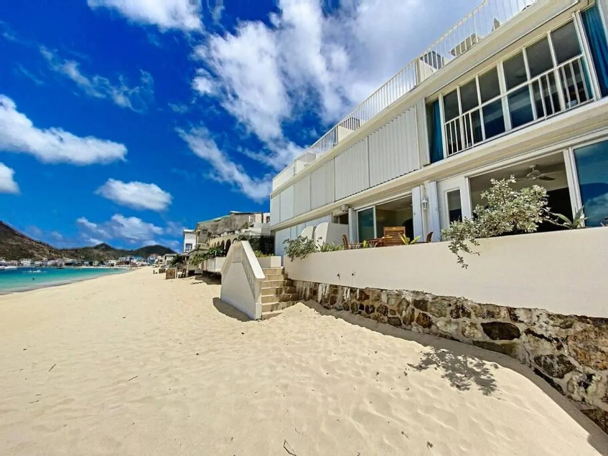 Holiday home Paradis Caraibes 1, Feet In The Water In Grand Case