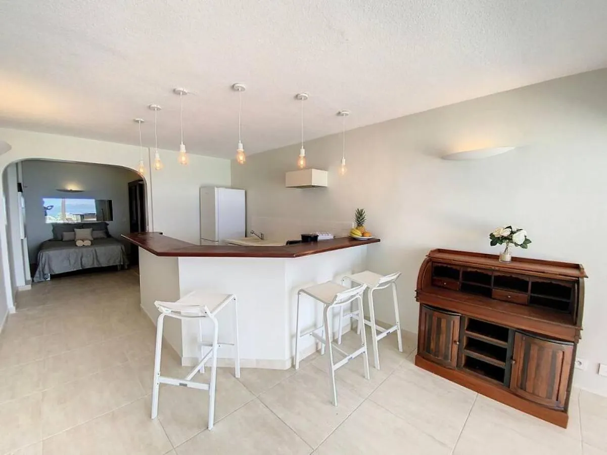 Paradis Caraibes 1, Feet In The Water In Grand Case Holiday home