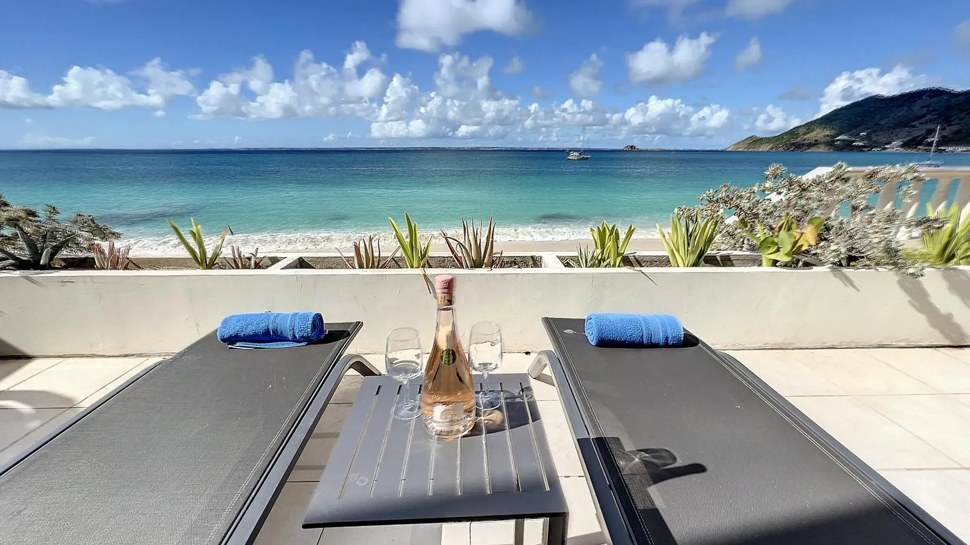 Holiday home Paradis Caraibes 1, Feet In The Water In Grand Case